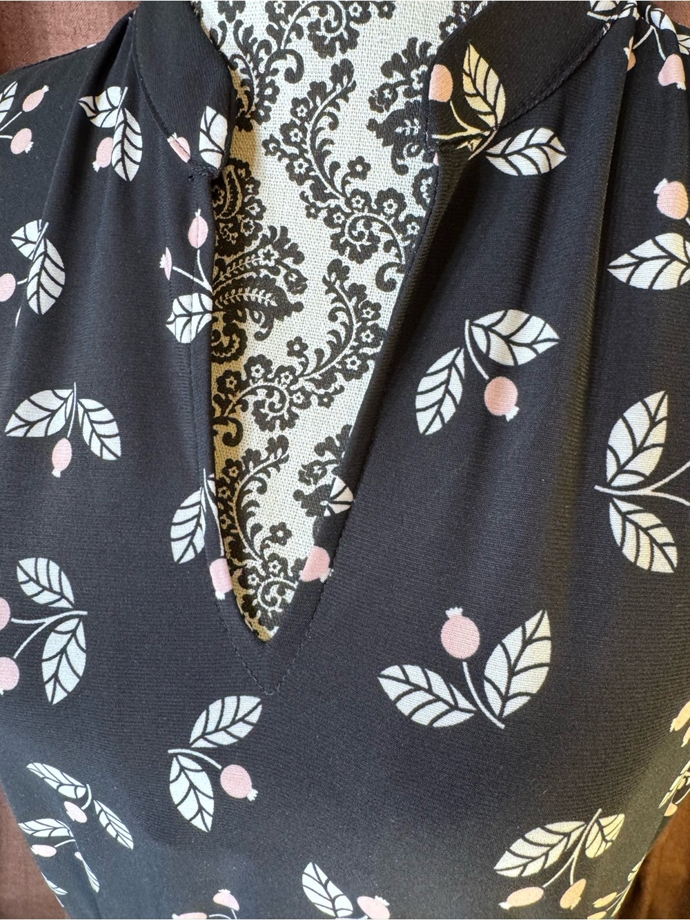 Anne Klein Floral Print Sleeveless Black Floral V-Neck Dress size 12 - Picture 7 of 8